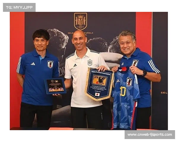 西班牙足协与大学合作开设体育管理课程，首批学员毕业