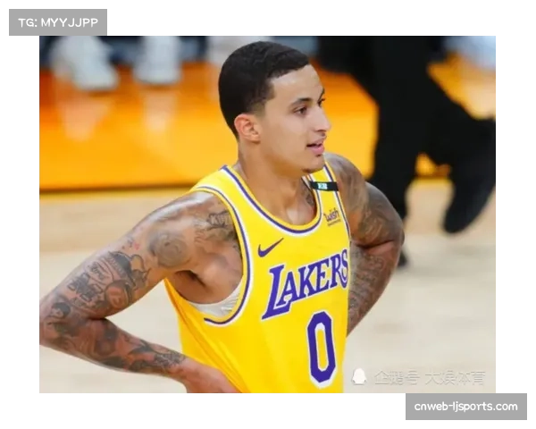 瞬间特写:战术执行失败,奇才球星库兹马沮丧地挥手示意 瞬间特写:战术执行失败,奇才球星库兹马沮丧地挥手示意